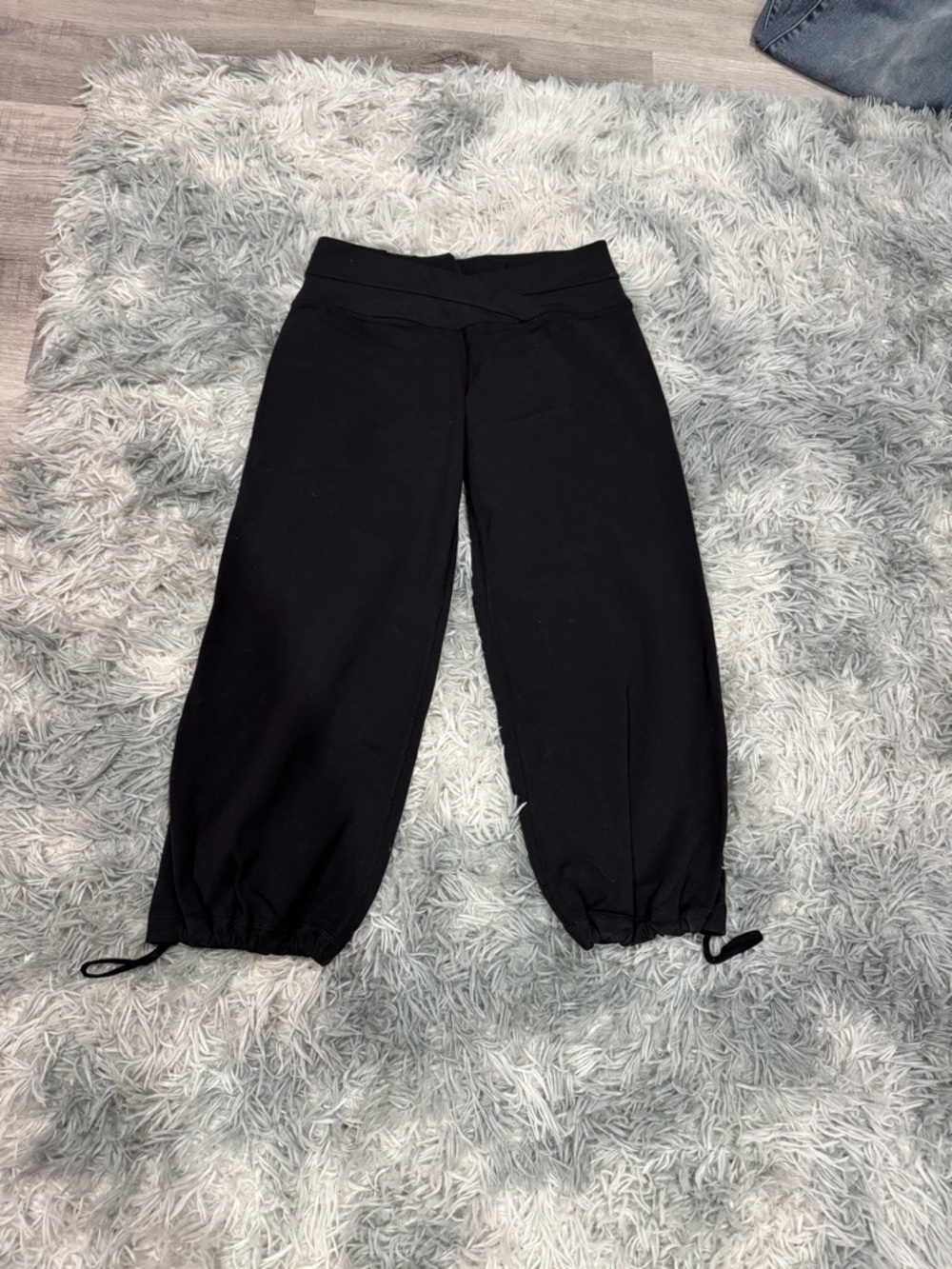 Lululemon crops